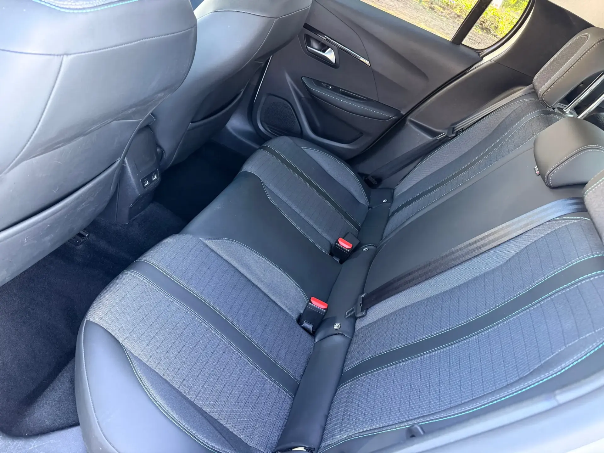 Peugeot 208 1.2 PureTech Allure Pack 29