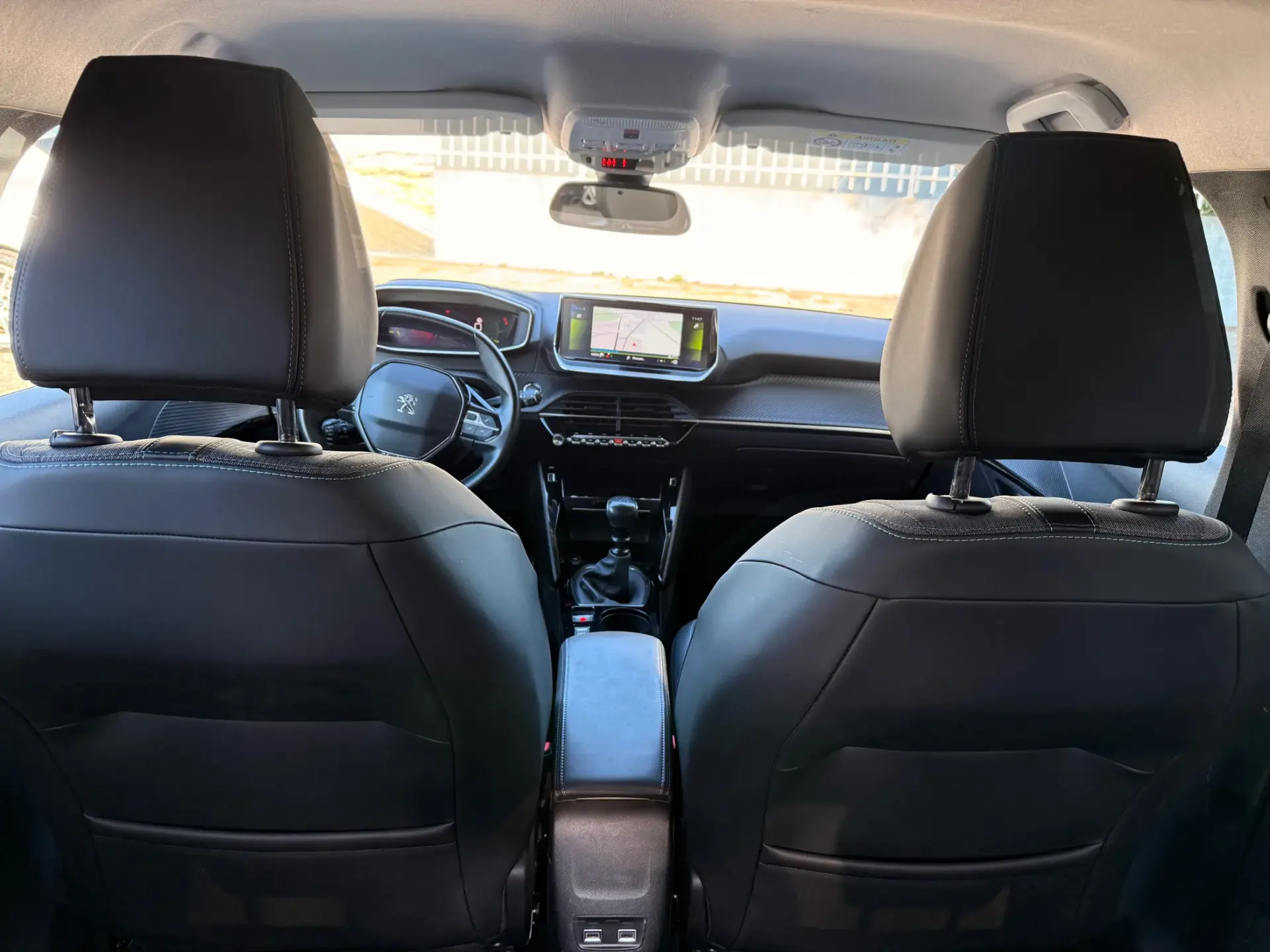 Peugeot 208 1.2 PureTech Allure Pack 31