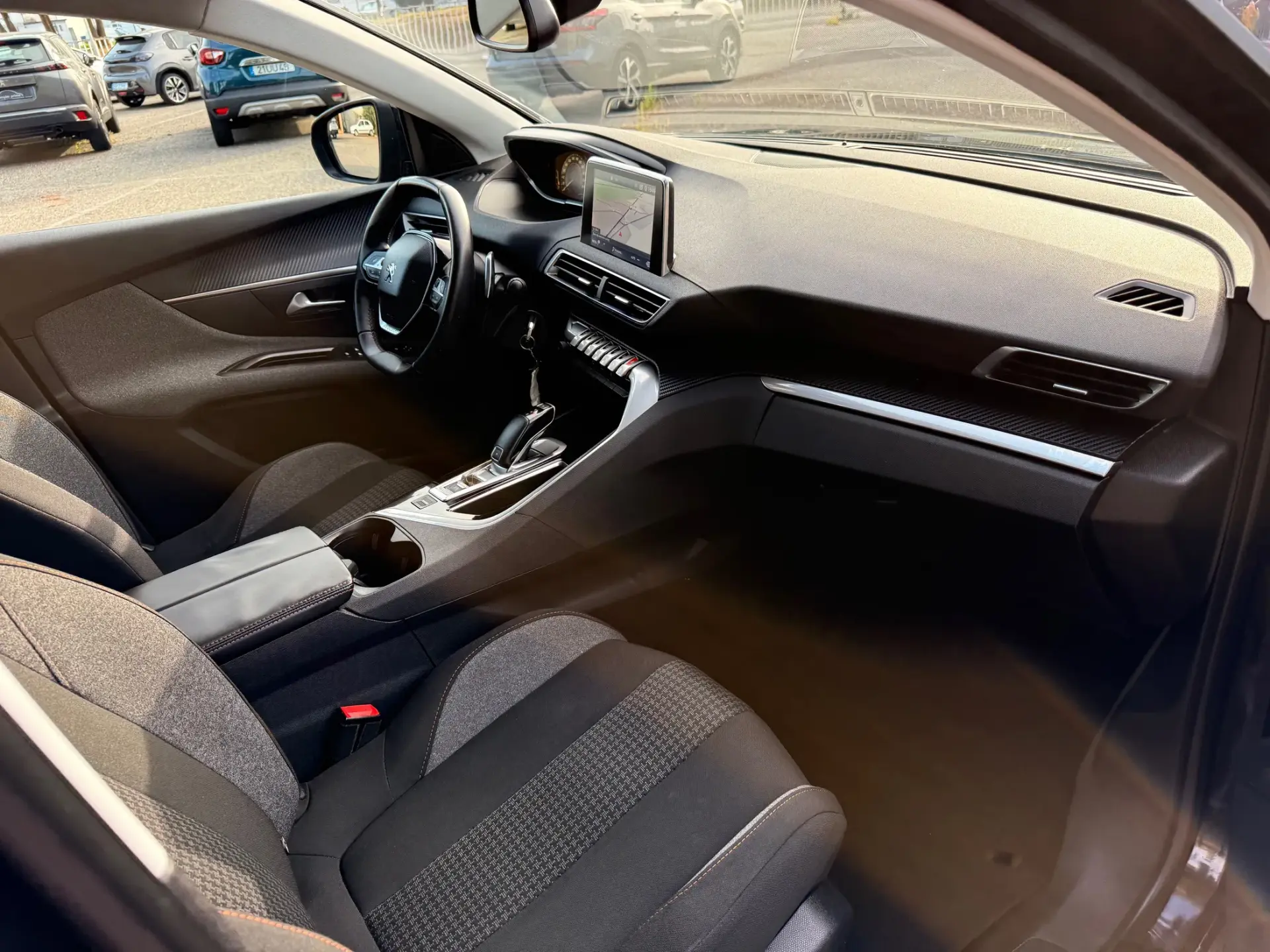 Peugeot 3008 1.6 BlueHDi Allure EAT6 12