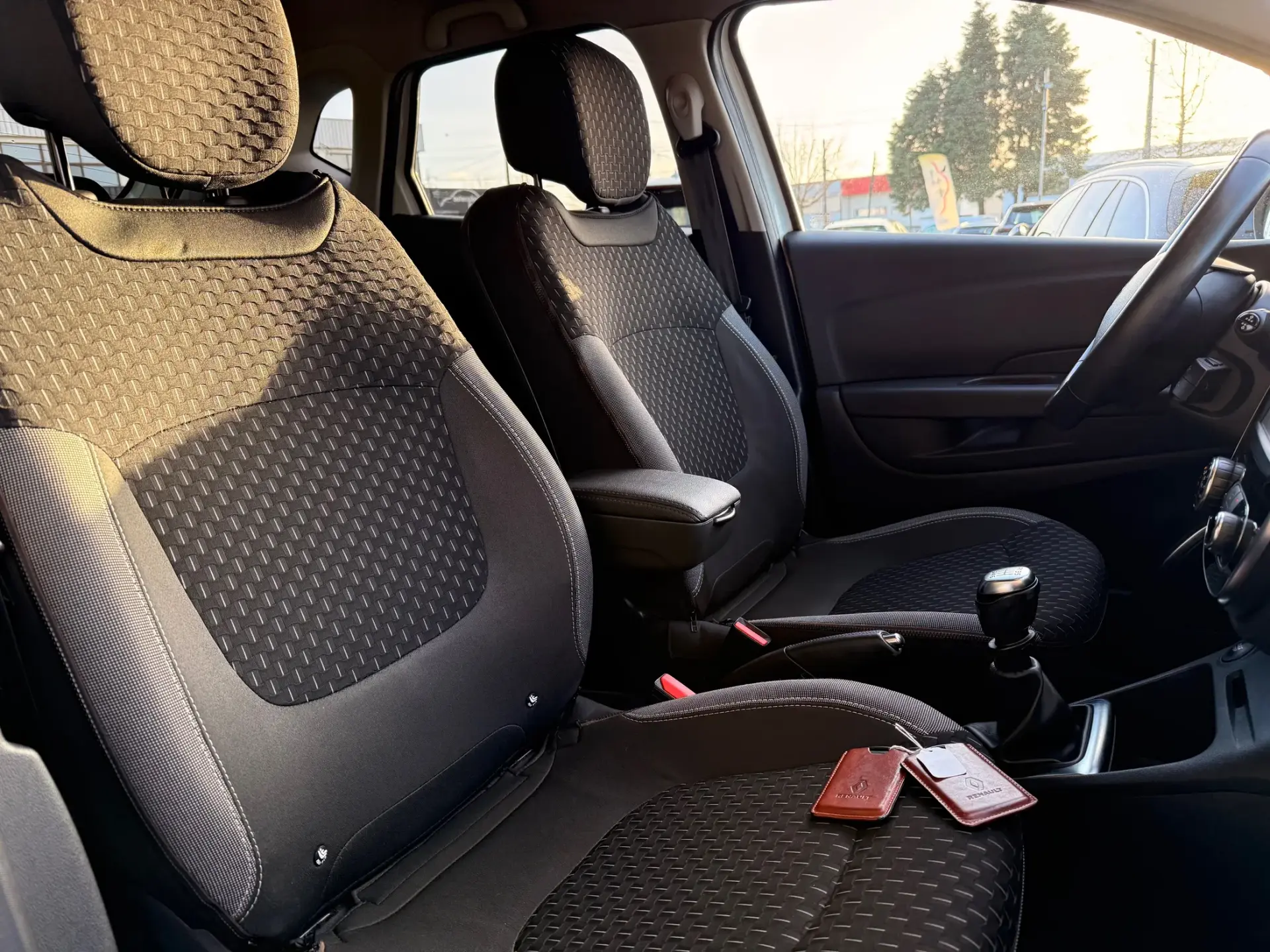 Renault Captur 1.5 dci ELYSEÉ 11