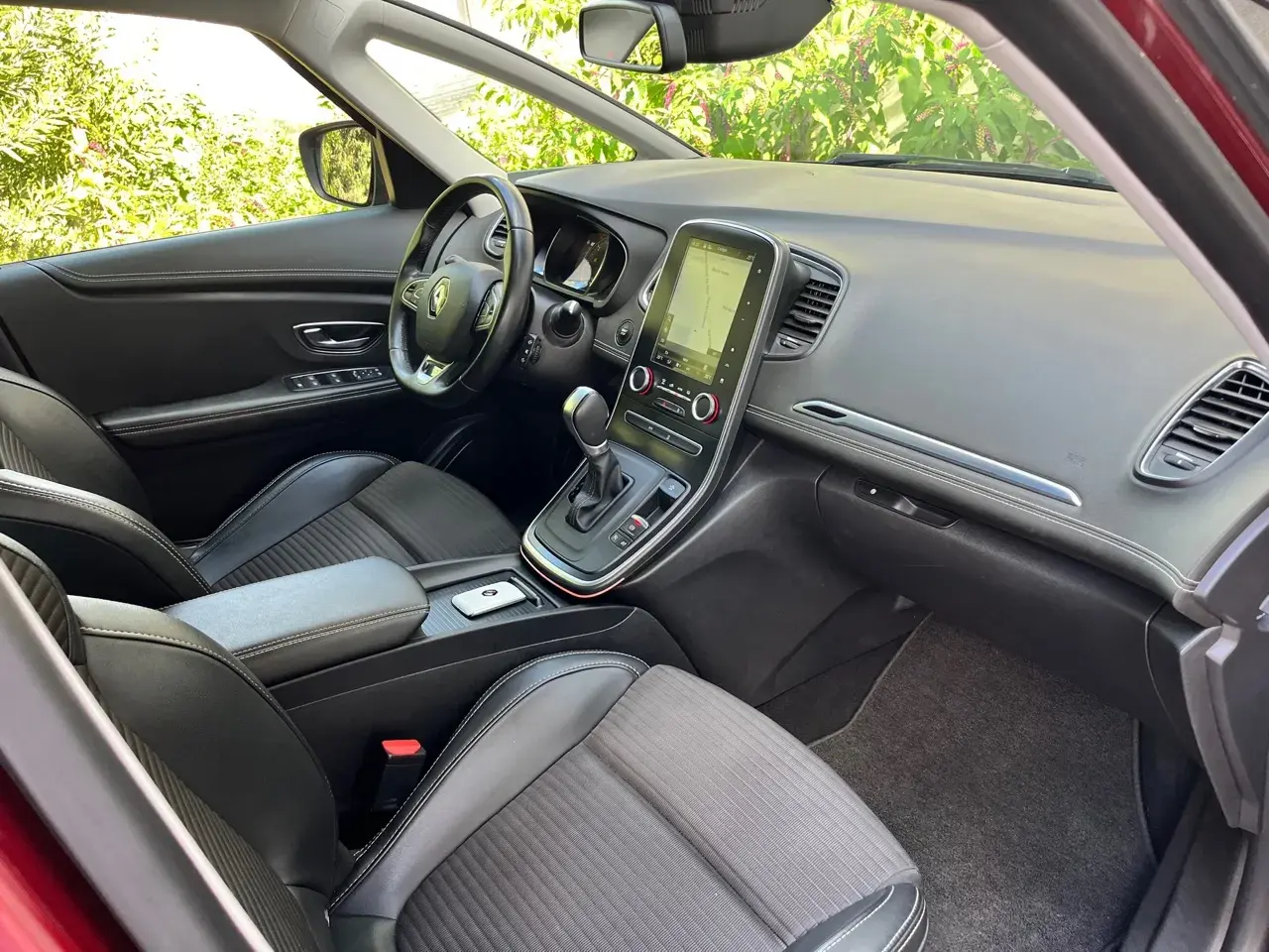 Renault Grand Scénic 1.5 dCi Intens EDC SS 9