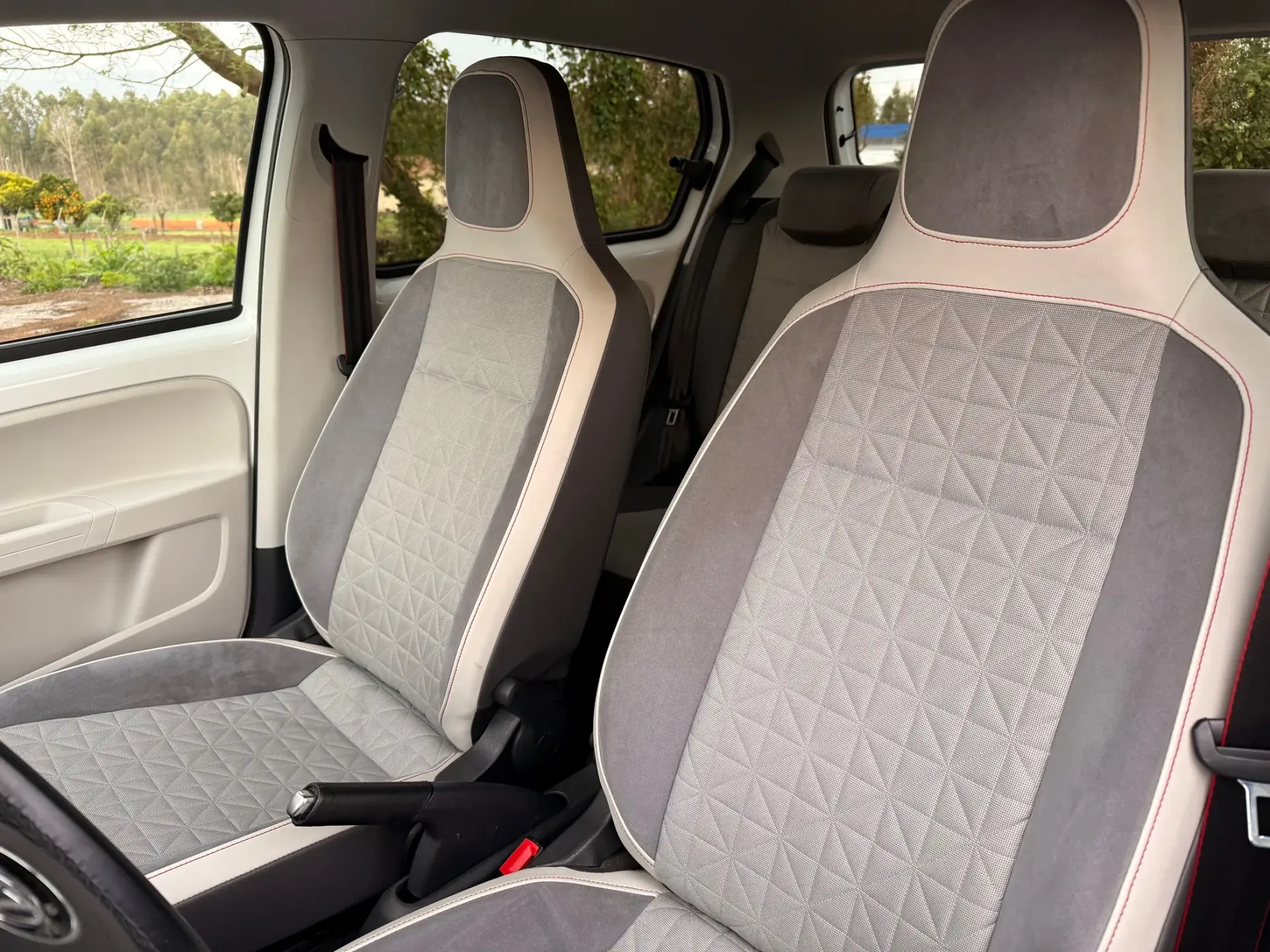 Volkswagen Up! 1.0 Move Up! Beats 14