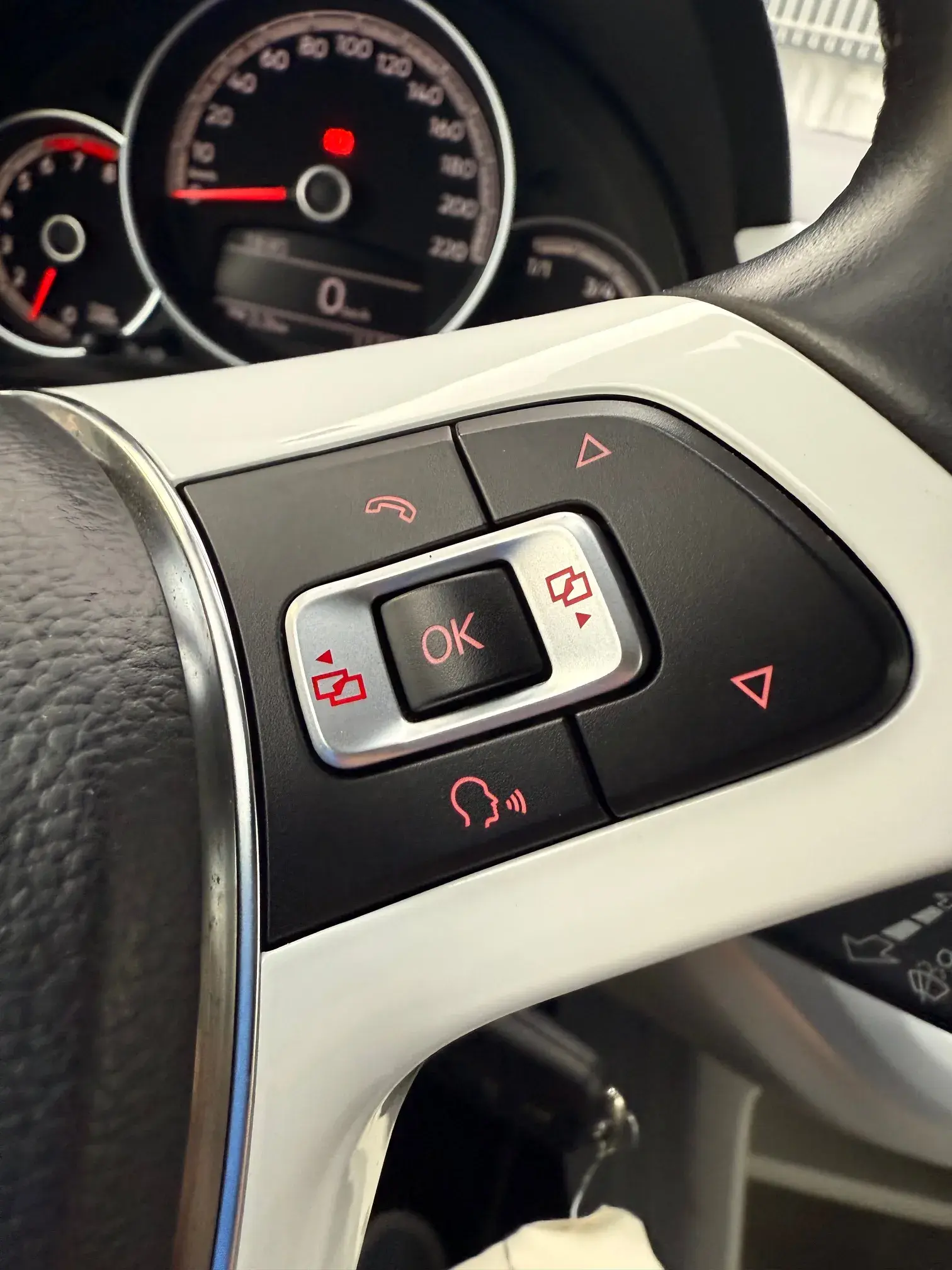 Volkswagen Up! 1.0 Move Up! Beats 16