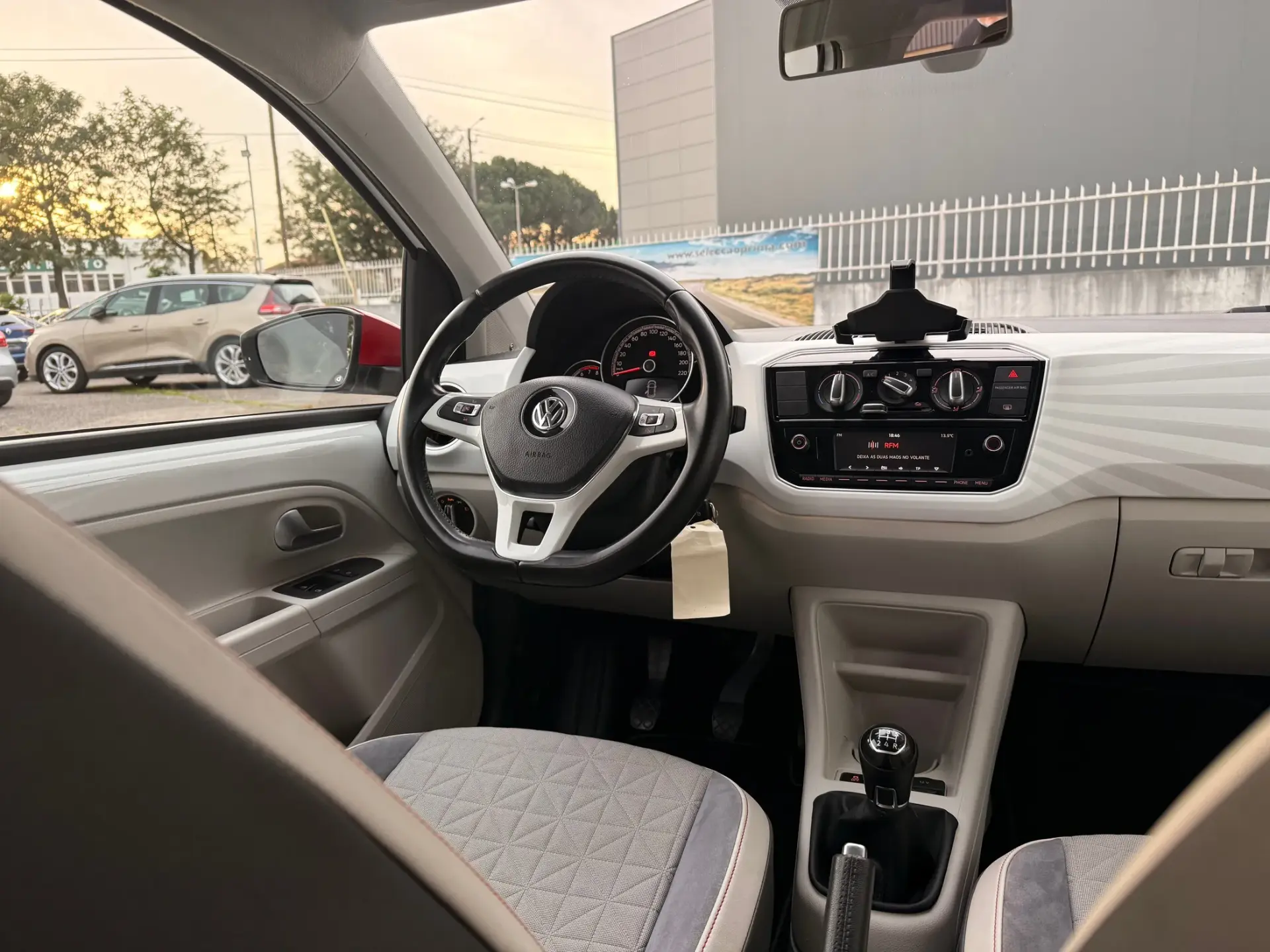 Volkswagen Up! 1.0 Move Up! Beats 22