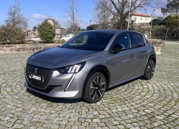 Peugeot e-208 50 kWh GT Pack 1