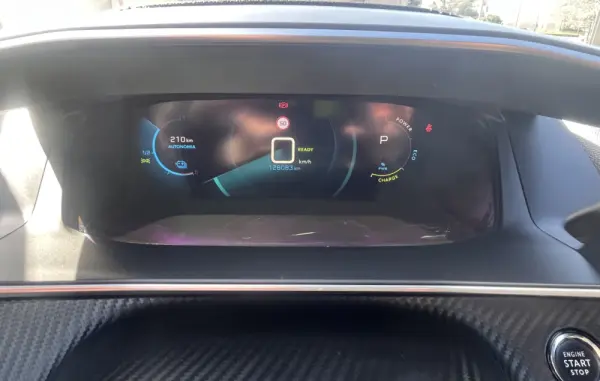 Peugeot e-208 50 kWh GT Pack 13