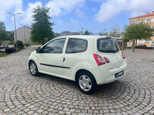 Renault Twingo Outro 3
