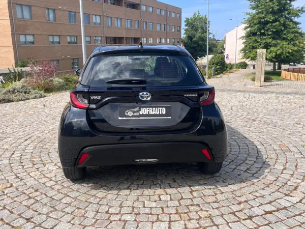 Toyota Yaris 1.5 HDF Comfort 4