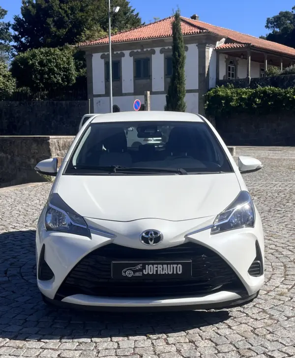 Toyota Yaris 1.0 VVT-i Connect 9