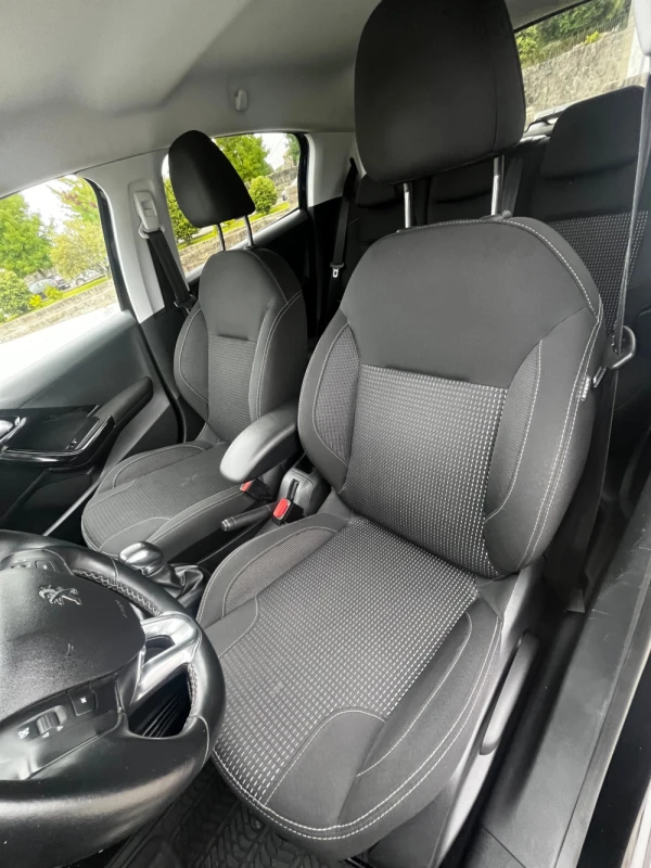 Peugeot 208 1.2 Puretech Allure 16