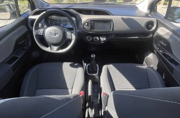 Toyota Yaris 1.0 VVT-i Connect 10