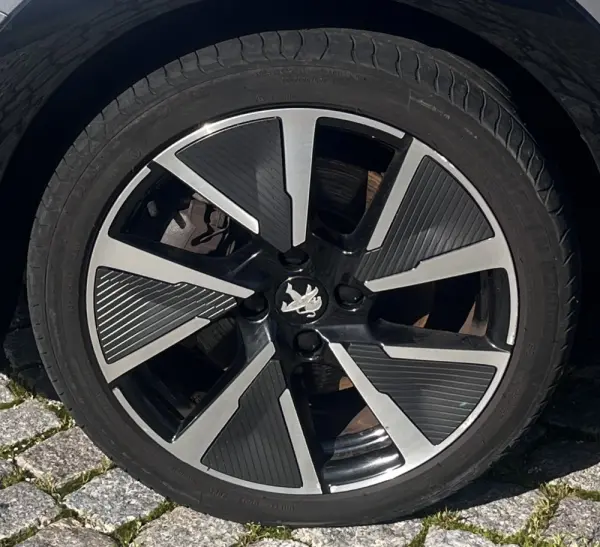 Peugeot e-208 50 kWh GT Pack 10
