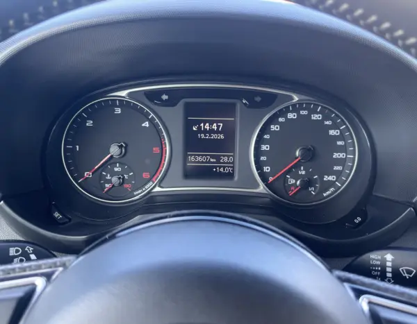 Audi A1 1.6 TDI S-line 19