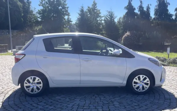 Toyota Yaris 1.0 VVT-i Connect 7