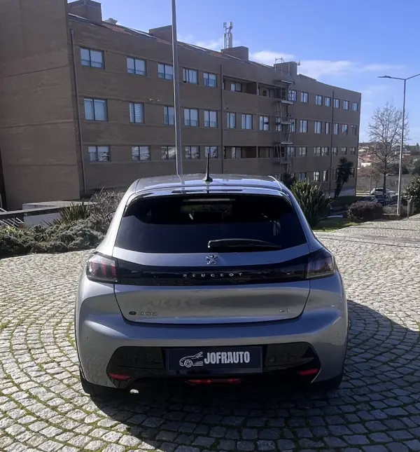 Peugeot e-208 50 kWh GT Pack 6