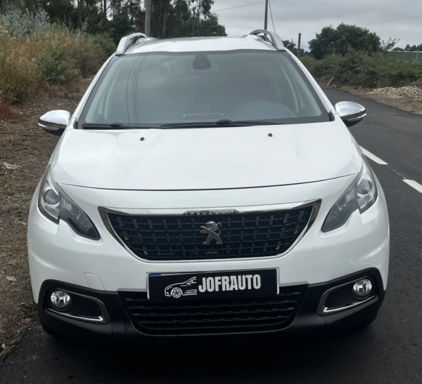 Peugeot 2008 1.2 Style 4