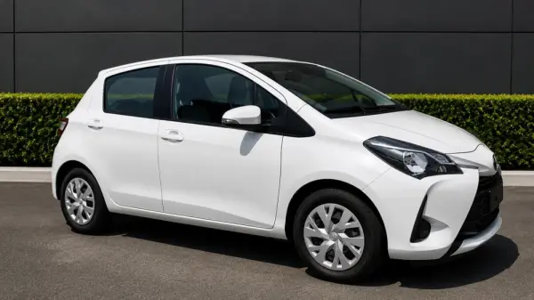 Toyota Yaris 1.0 VVT-i Connect 1
