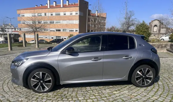 Peugeot e-208 50 kWh GT Pack 4