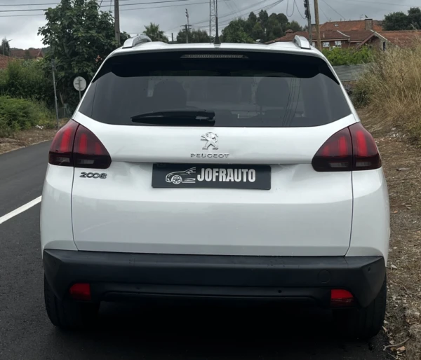 Peugeot 2008 1.2 Style 8