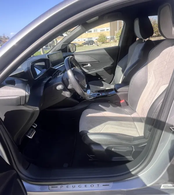 Peugeot e-208 50 kWh GT Pack 14