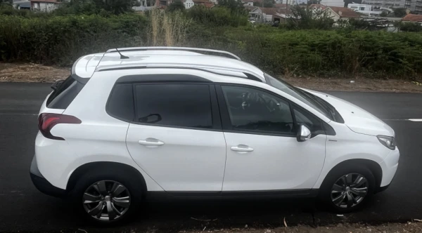 Peugeot 2008 1.2 Style 6