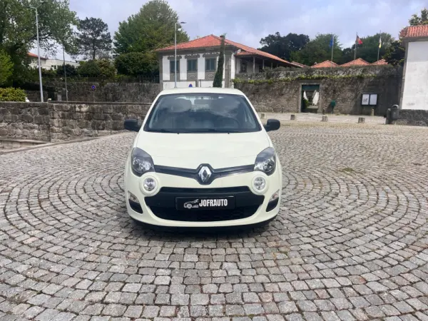 Renault Twingo Outro 8