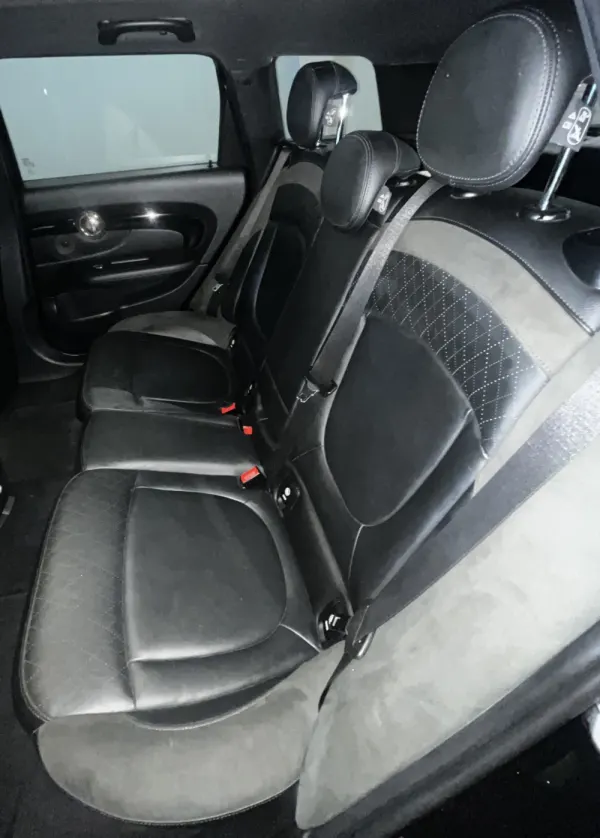 MINI Clubman Cooper D Classic Auto 13