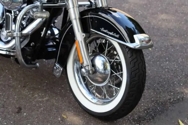 Harley-Davidson Heritage Softail Classic 6