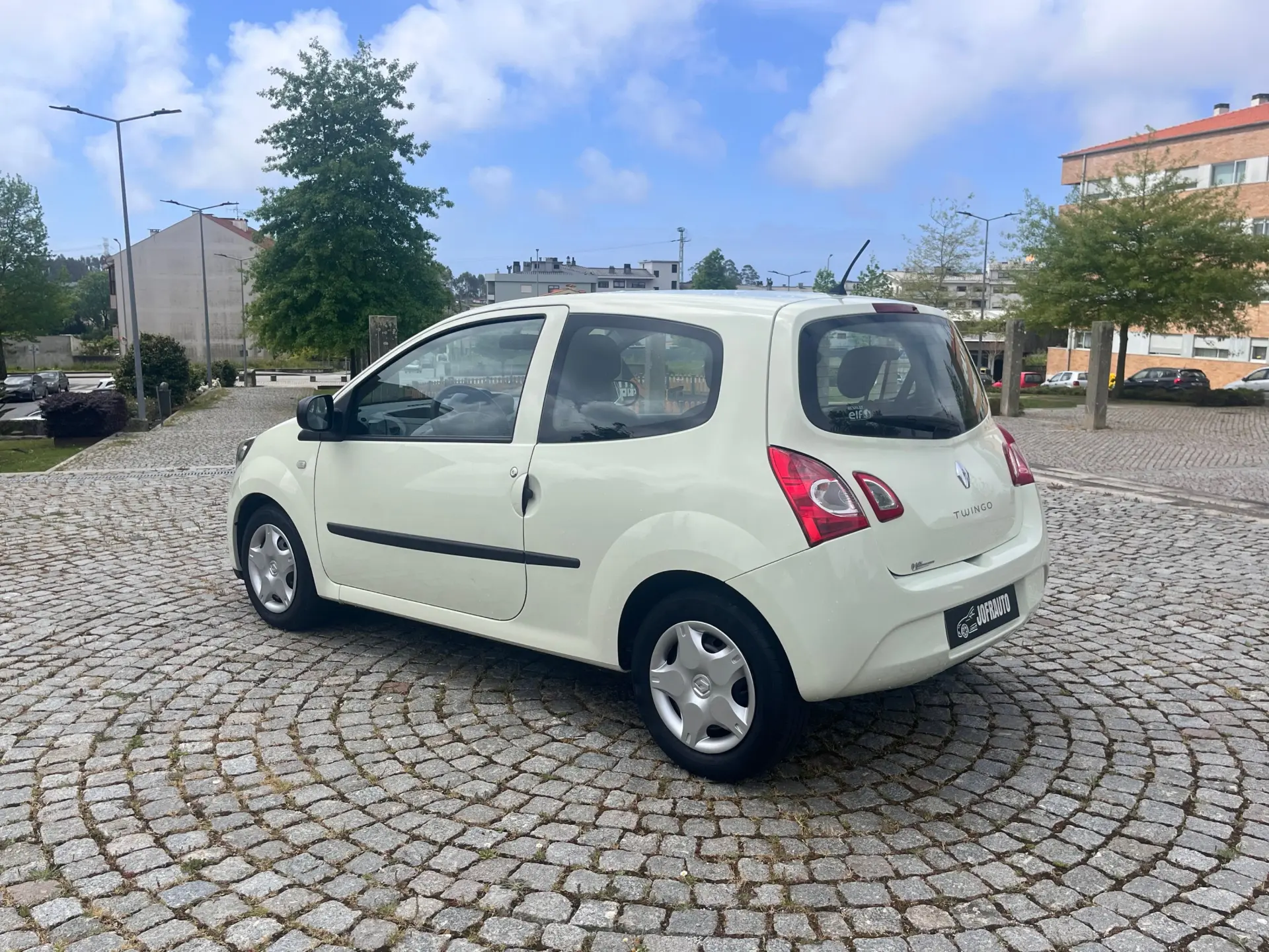Renault Twingo Outro 3