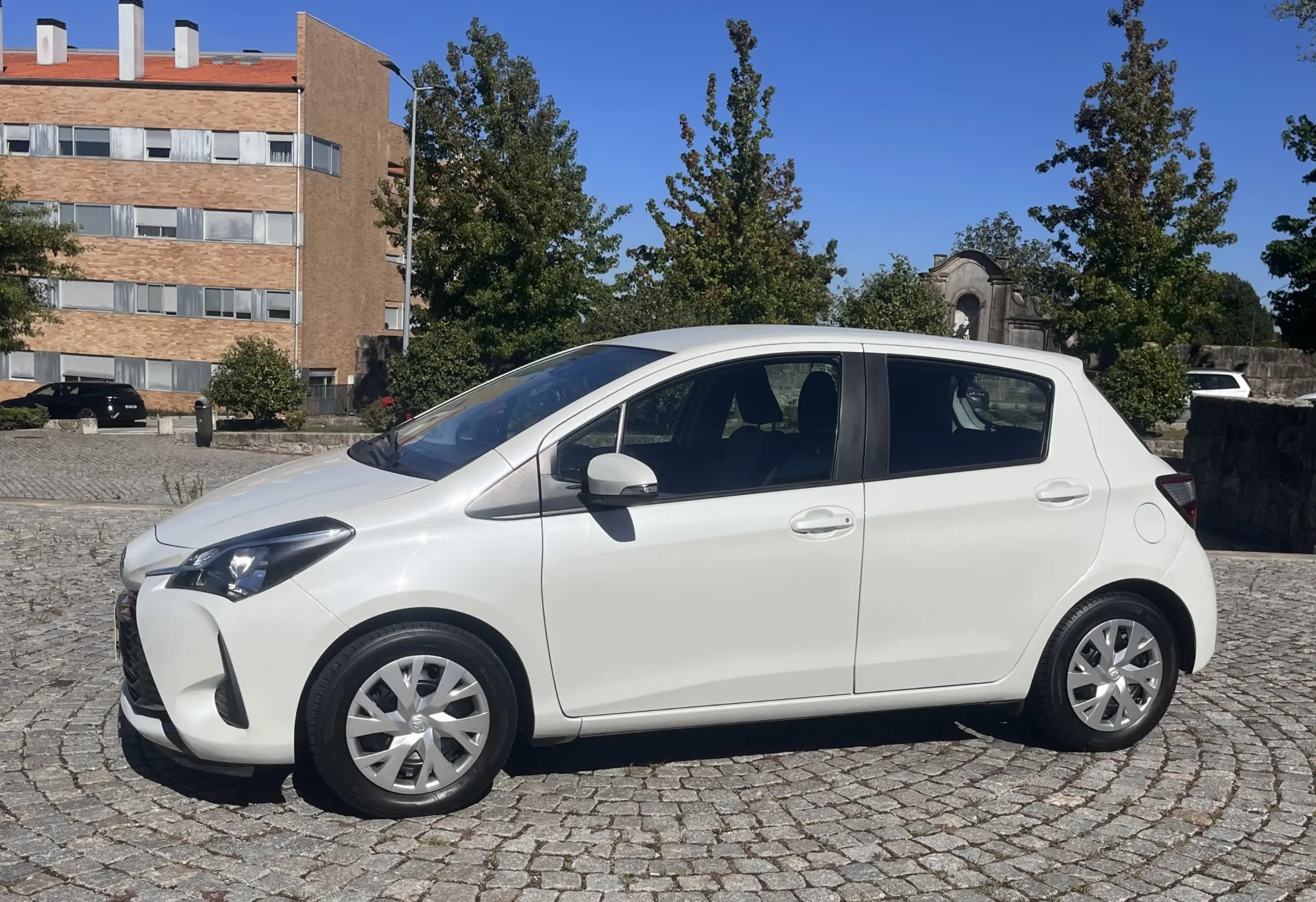 Toyota Yaris 1.0 VVT-i Connect 3