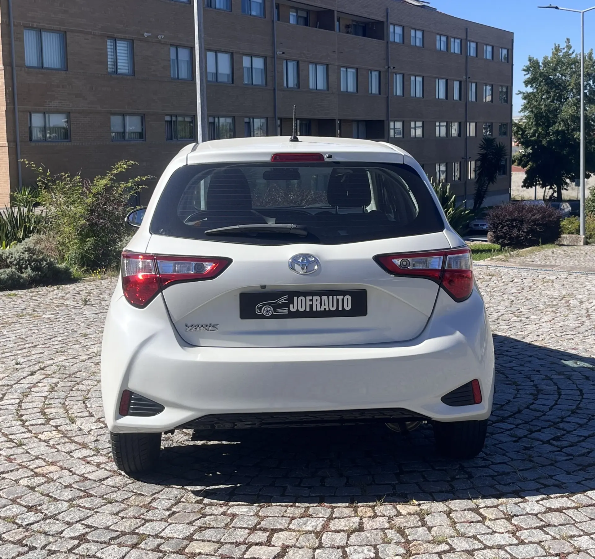 Toyota Yaris 1.0 VVT-i Connect 5