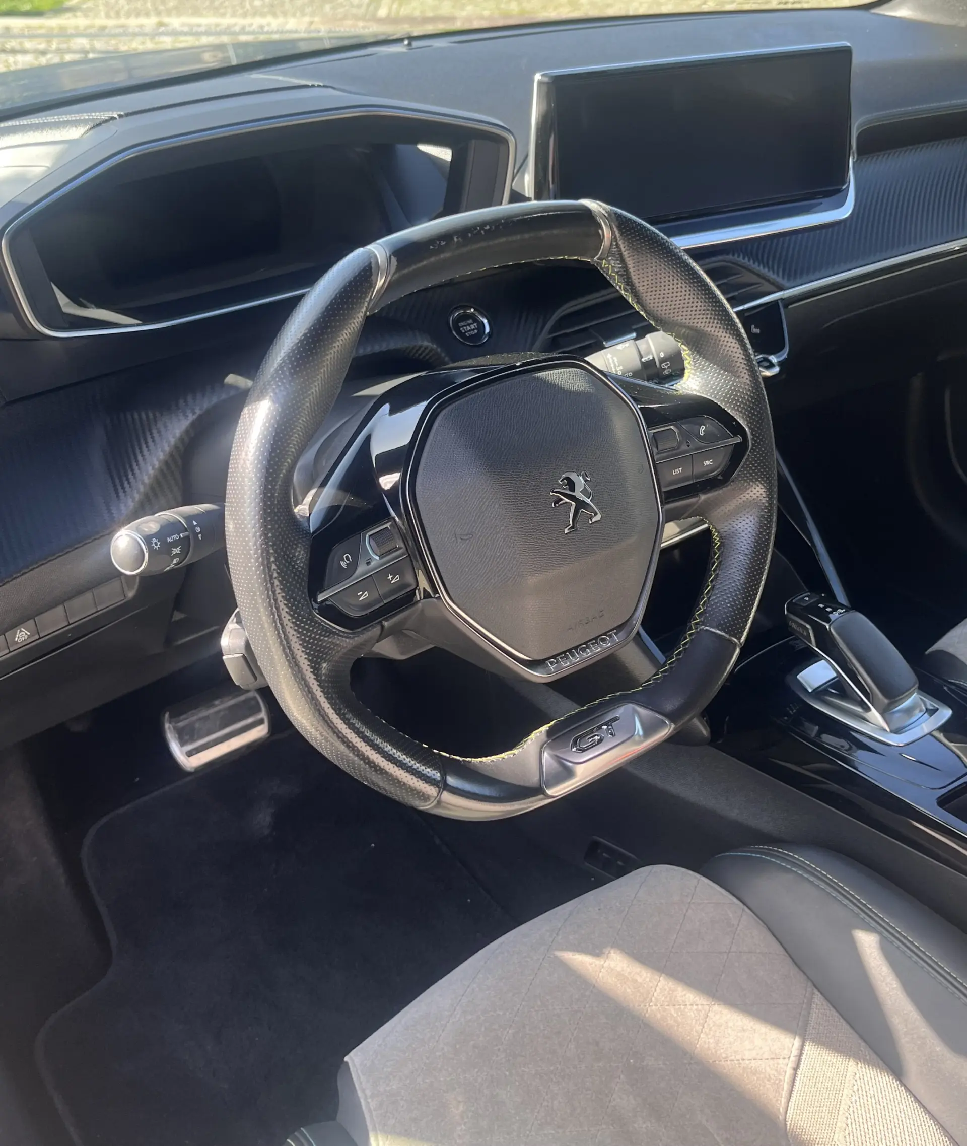Peugeot e-208 50 kWh GT Pack 12