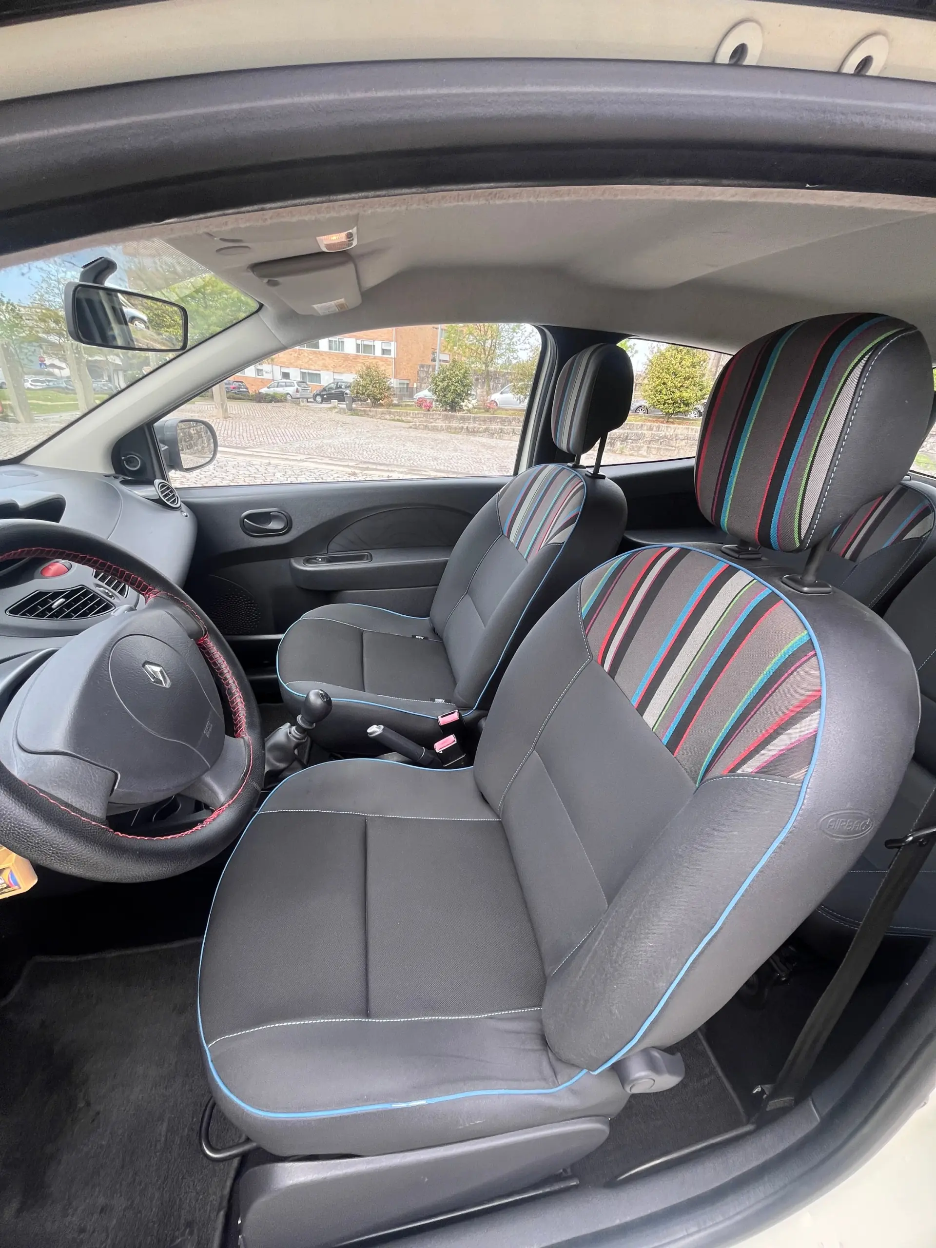 Renault Twingo Outro 9