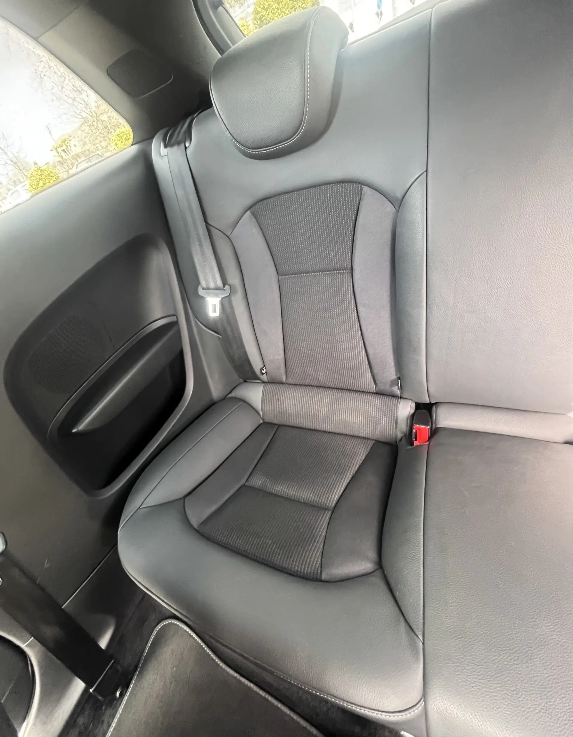 Audi A1 1.6 TDI S-line 16