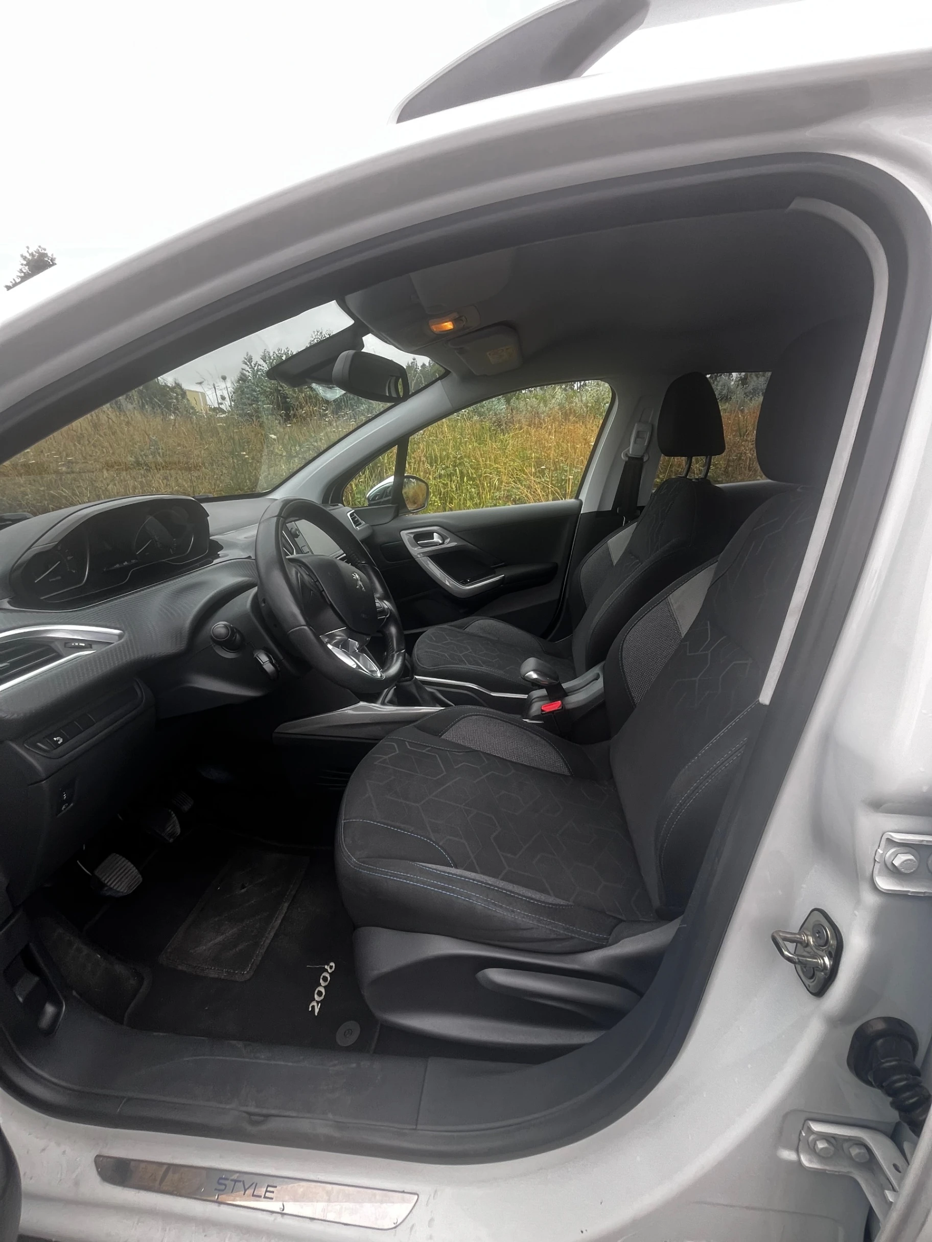 Peugeot 2008 1.2 Style 11