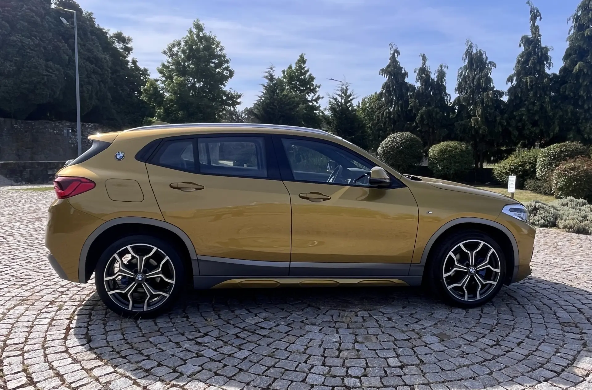BMW X2 sDrive 18i Pack M 6