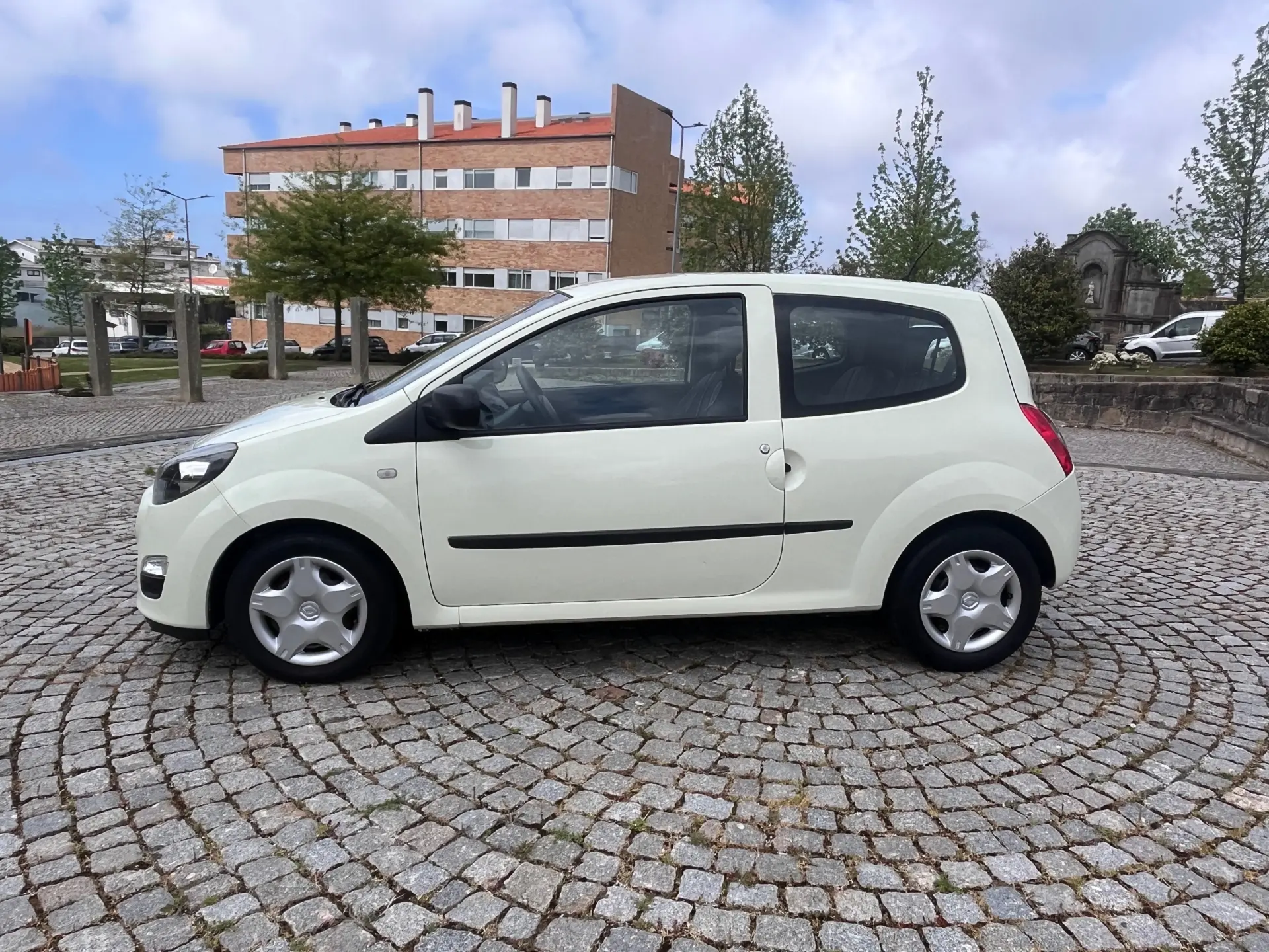 Renault Twingo Outro 2