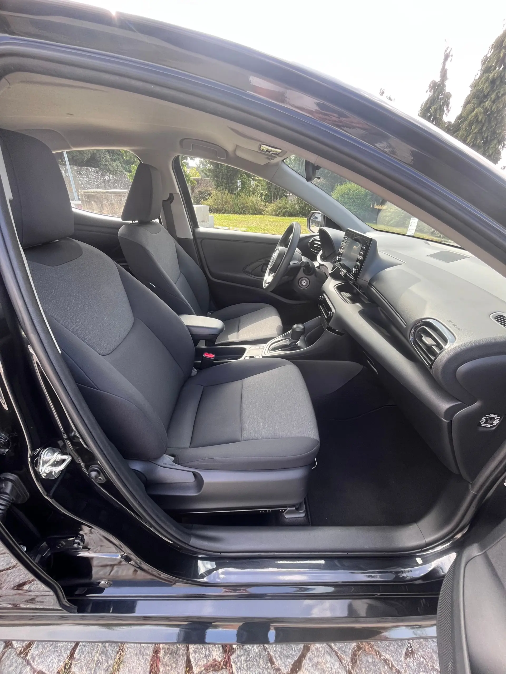 Toyota Yaris 1.5 HDF Comfort 11
