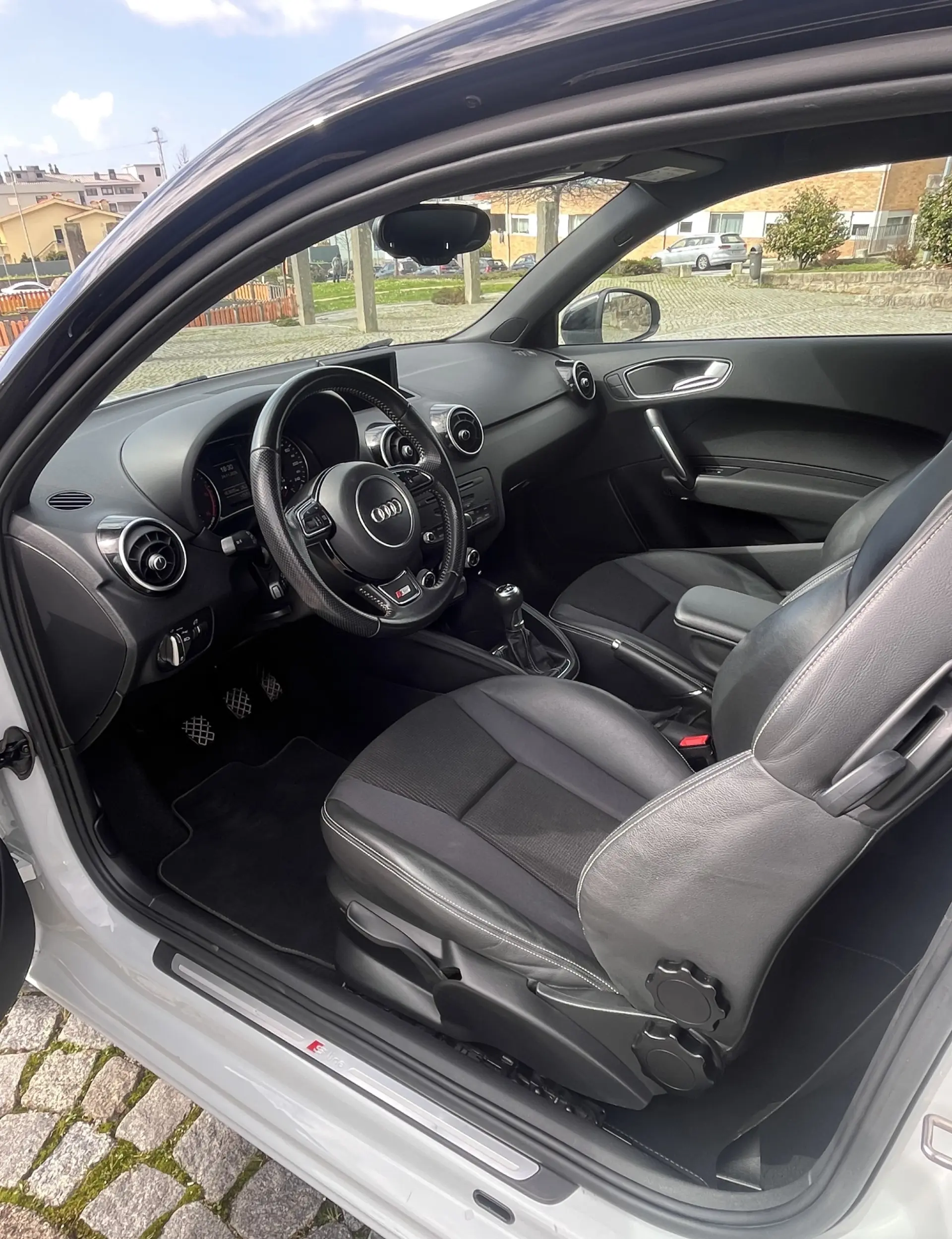 Audi A1 1.6 TDI S-line 13