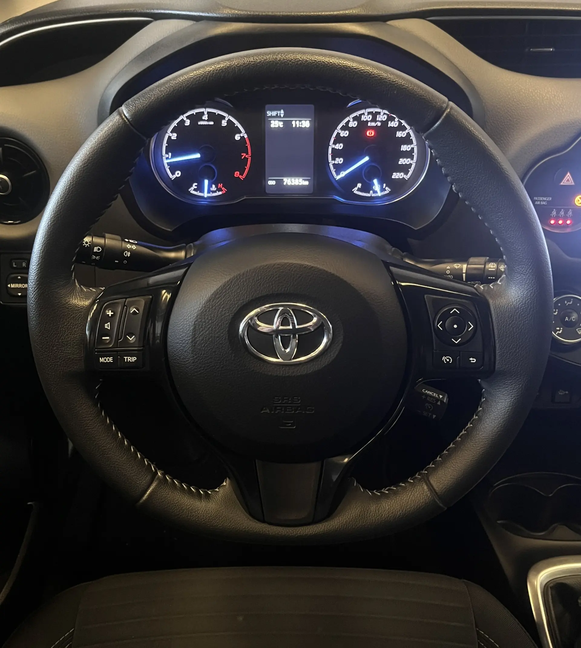 Toyota Yaris 1.0 VVT-i Connect 19