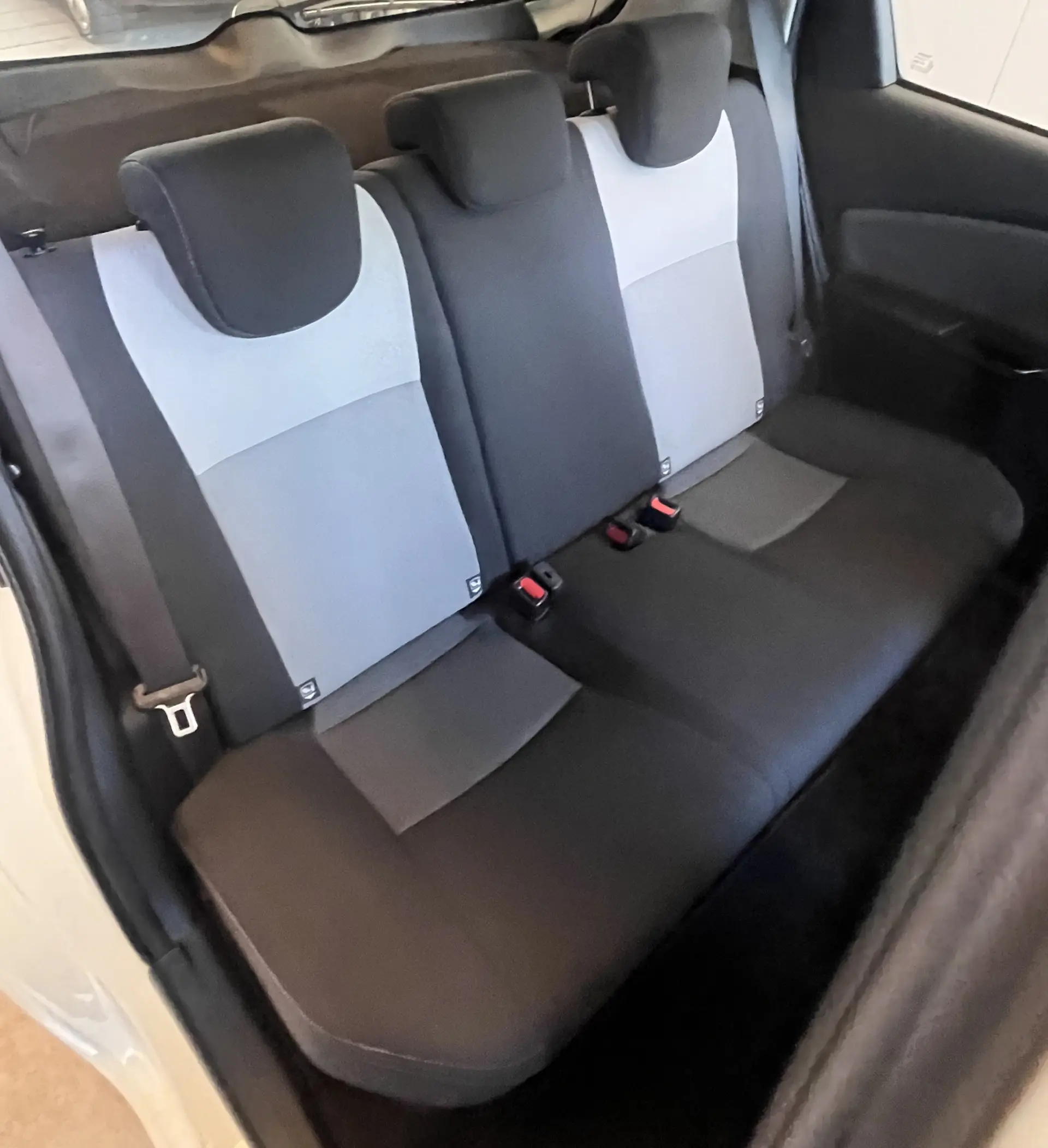 Toyota Yaris 1.0 VVT-i Connect 18