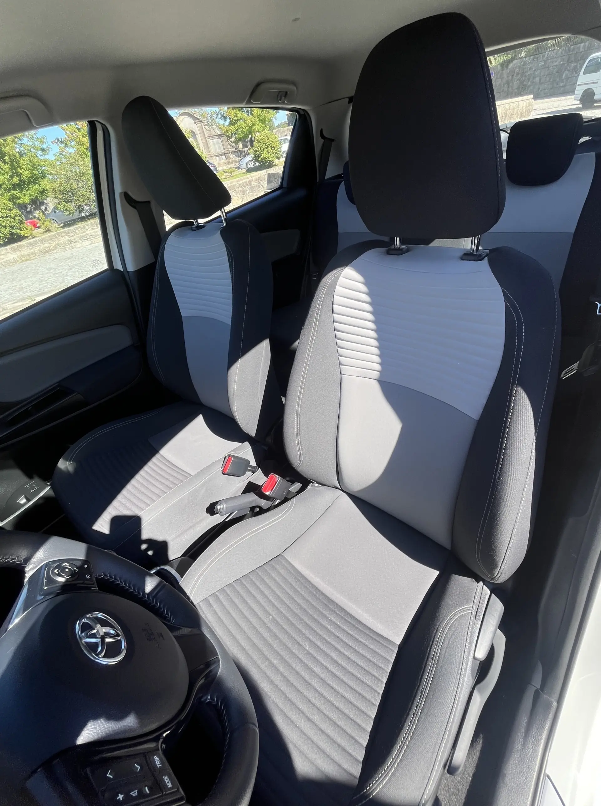 Toyota Yaris 1.0 VVT-i Connect 14