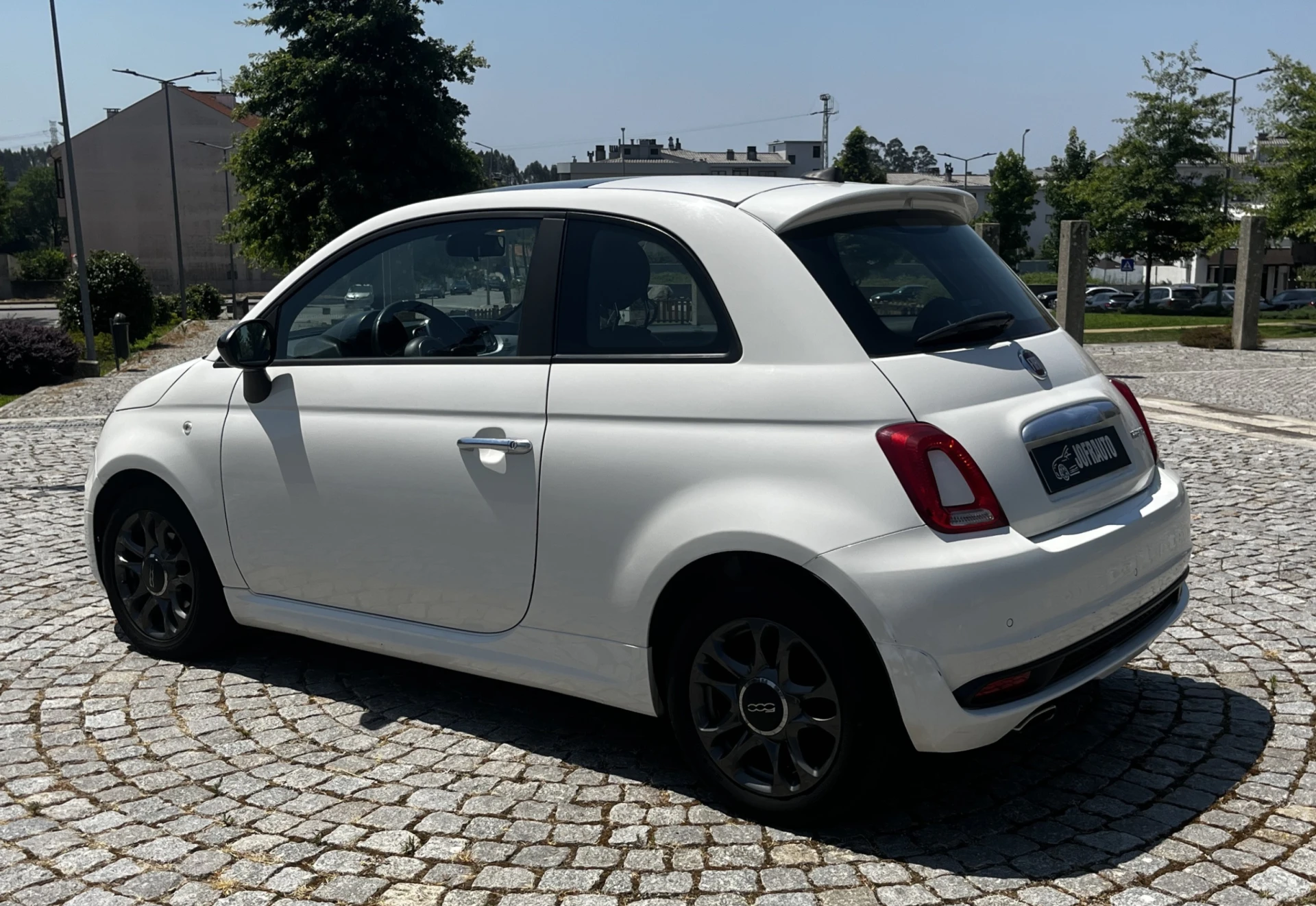 Fiat 500 1.0 Hybrid Connect 8