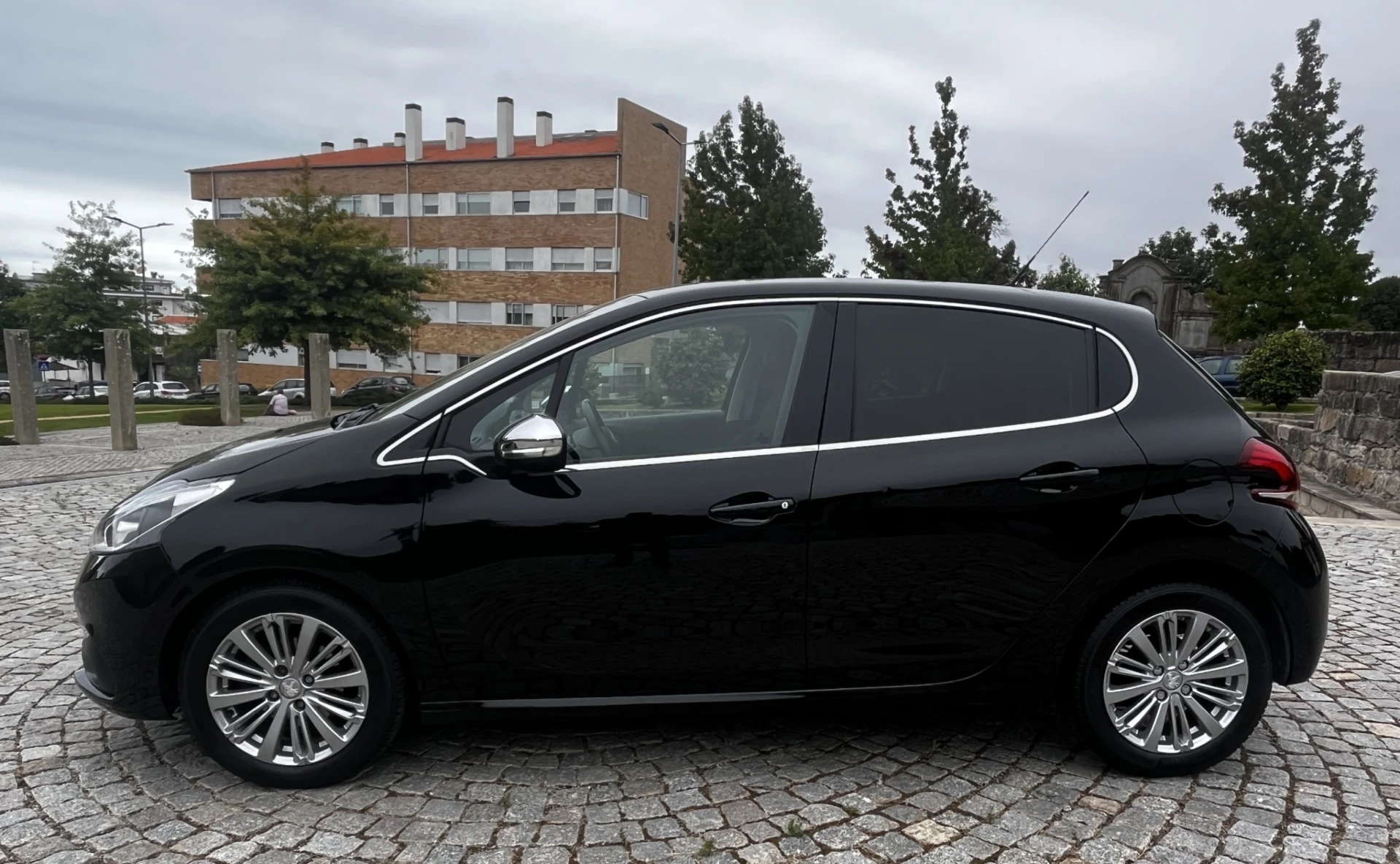 Peugeot 208 1.2 Puretech Allure 4