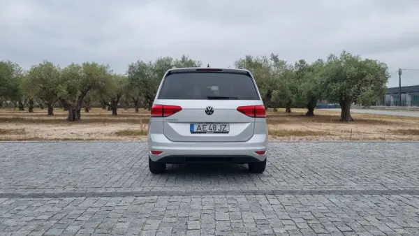 Volkswagen Touran 1.5 TSI Confortline 6