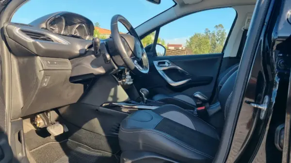 Peugeot 2008 1.2 PureTech Allure EAT6 11
