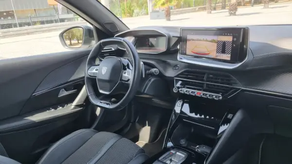 Peugeot 2008 1.2 PureTech GT EAT8 10
