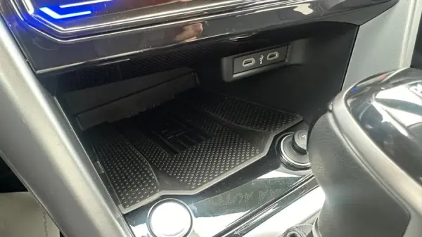 Volkswagen T-Roc 1.5 TSI Urban DSG 10