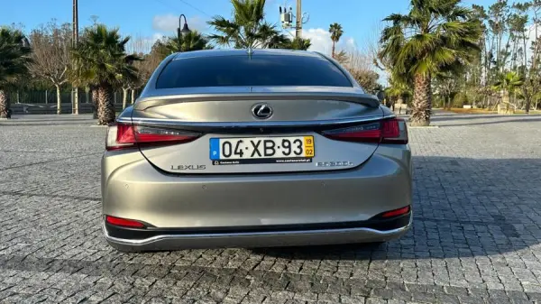 Lexus ES 300h Executive+ 5