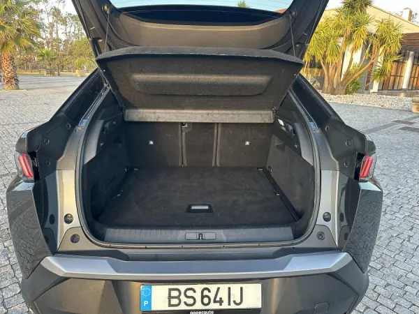 Peugeot 3008 1.2 Hybrid Allure Pack e-DCS6 8